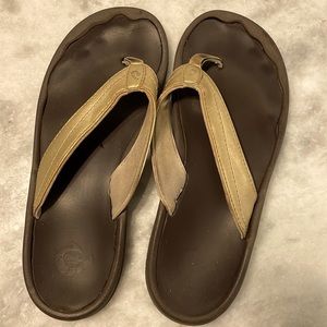 Olukai Ohana flip flop soft gold